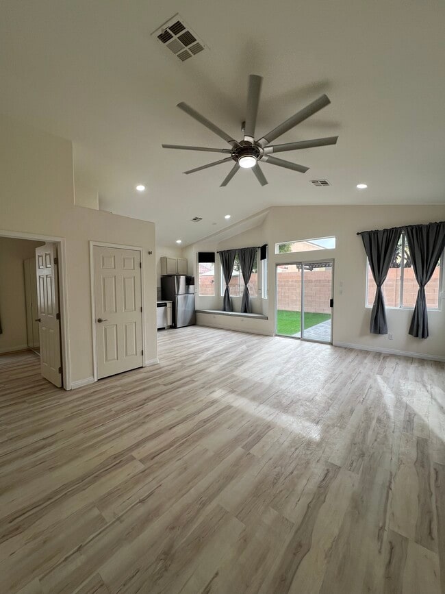 Photo - 2493 W Richmar Ave