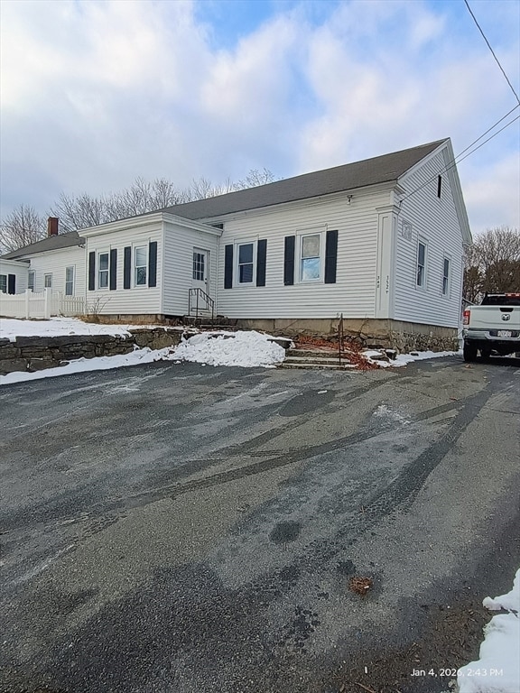 Building Photo - 348 Main St Unit R