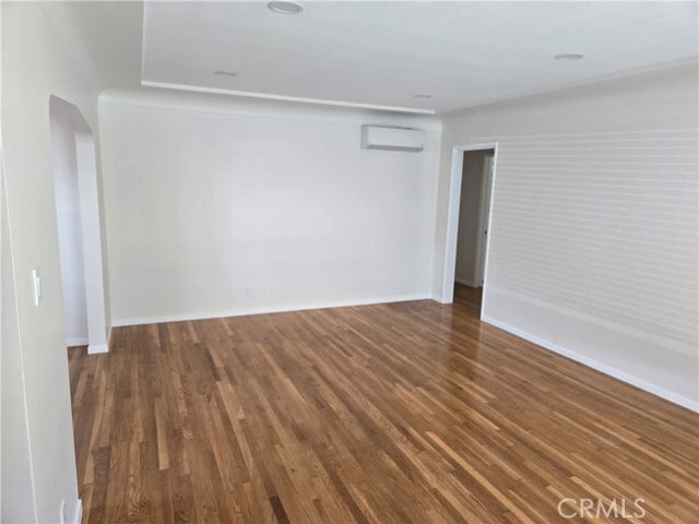 Photo - 14001 Dunrobin Ave