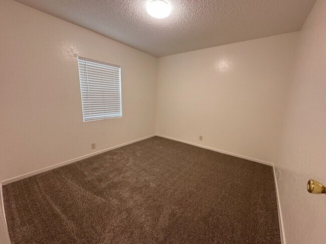 Photo - 2 bed, 1 bath apartment Unit 4