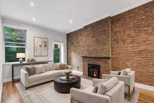 Photo - 345 E 5th St Unit 1