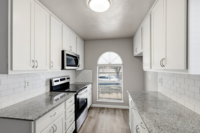 3BR/2.0BA Single Family - Carrollton