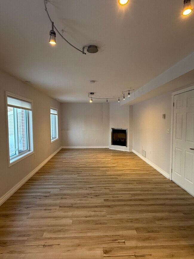 Photo - 188 Elgin St Unit B