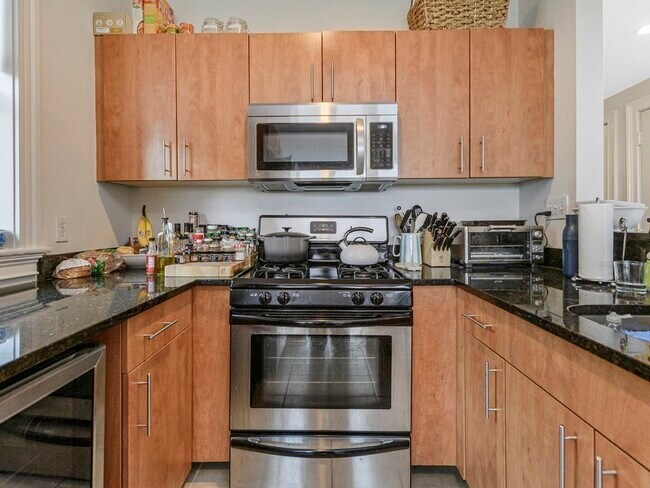 Photo - 2025 Commonwealth Ave Unit 7