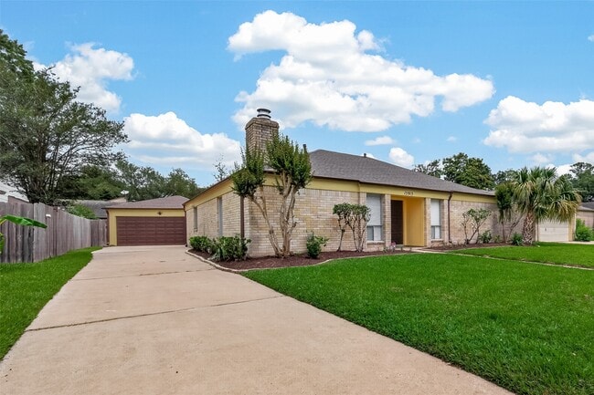 Photo - 15915 Dunmoor Dr