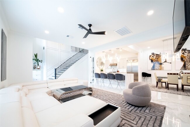 Building Photo - 4744 Post Oak Timber Dr