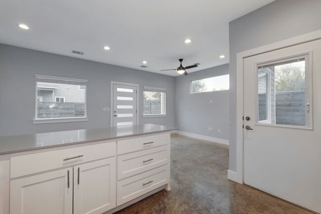 Photo - 6902 Carver Ave