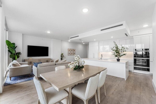 Photo - 220 Lake Shore Dr Unit 702