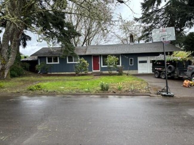 Building Photo - Single level pet friendly home - Move In Special