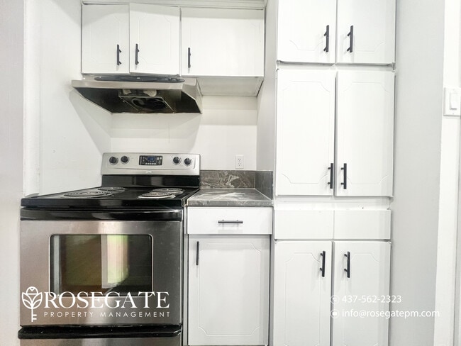 Photo - Charming 3-Bedroom Detached Home with 2 Parking Spaces in London Unit 1