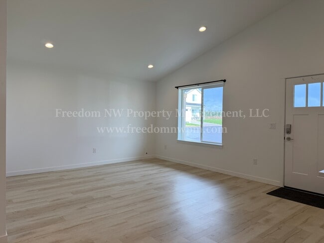 Photo - 1019 Peach Rd