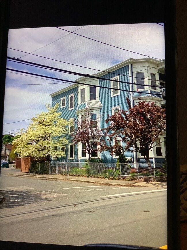 Building Photo - 230 Euclid Ave
