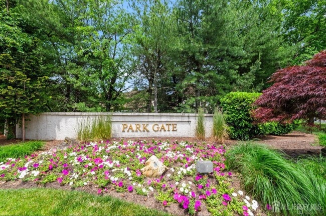 Building Photo - 1 Carriage Pl