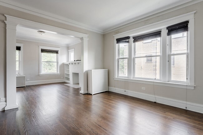 Building Photo - 1437 W Carmen Ave Unit 2S