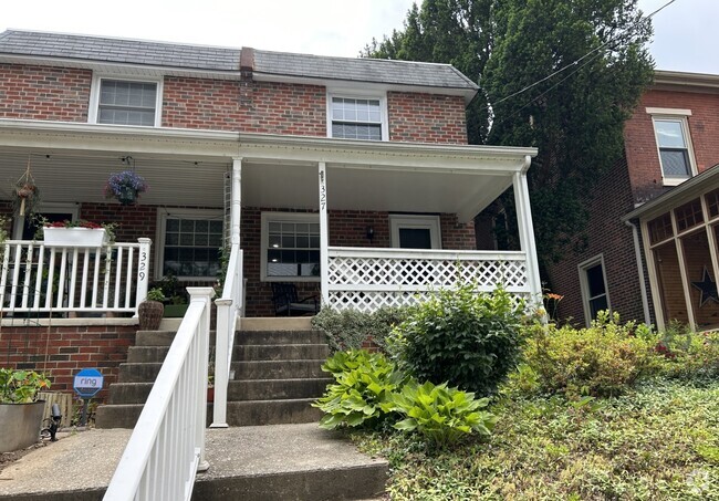 Building Photo - 327 N Orange St Rental