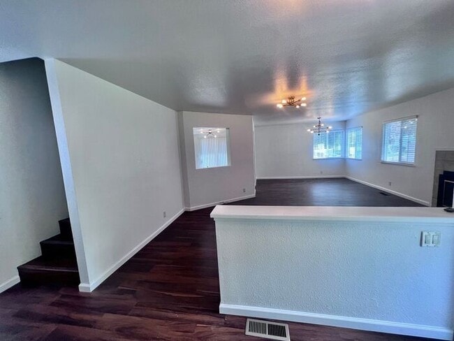 Photo - 7534 Whimbleton Way