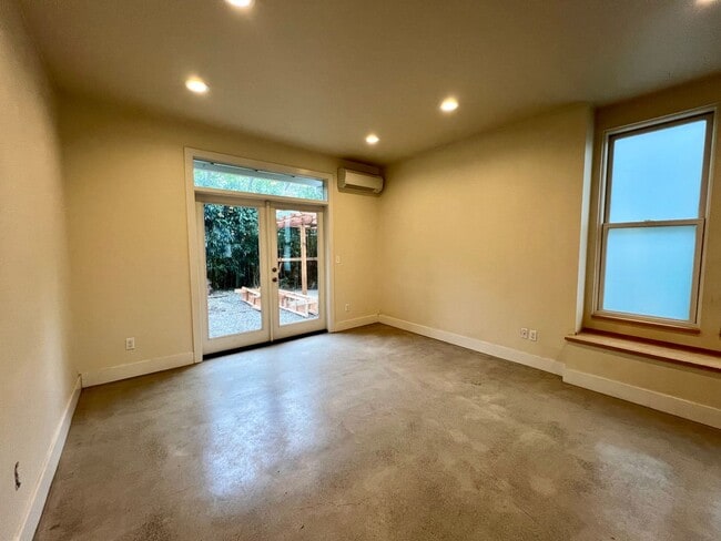 Photo - Spacious Two-Story 1 Bedroom, 1 Bathroom U...