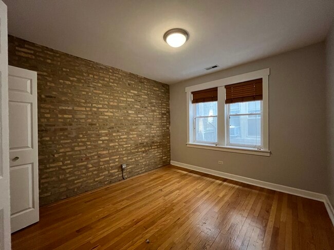 Building Photo - 4938 N Winthrop Ave Unit 1E Rental
