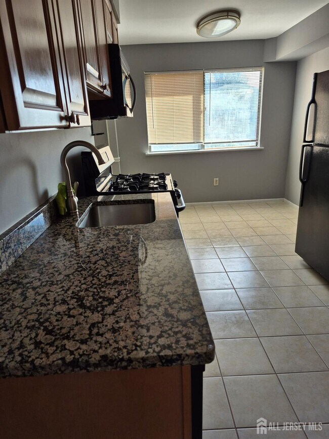 Photo - 915 Edison Glen Terrace