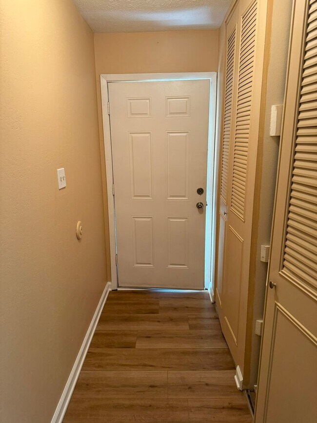 Photo - 1005 Vly Frg Dr