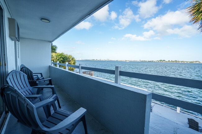 Photo - 7927-7931 East Dr