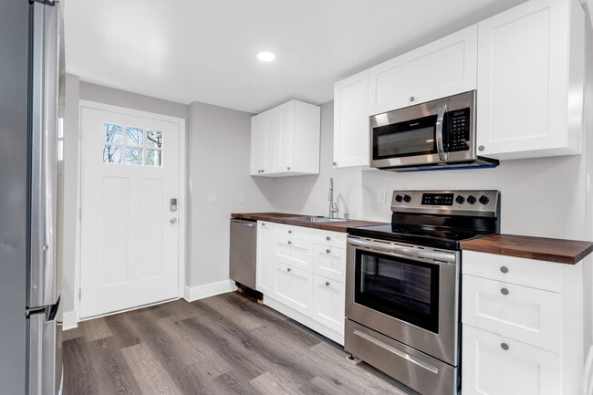 Cocina - 1050 Tilden St NW