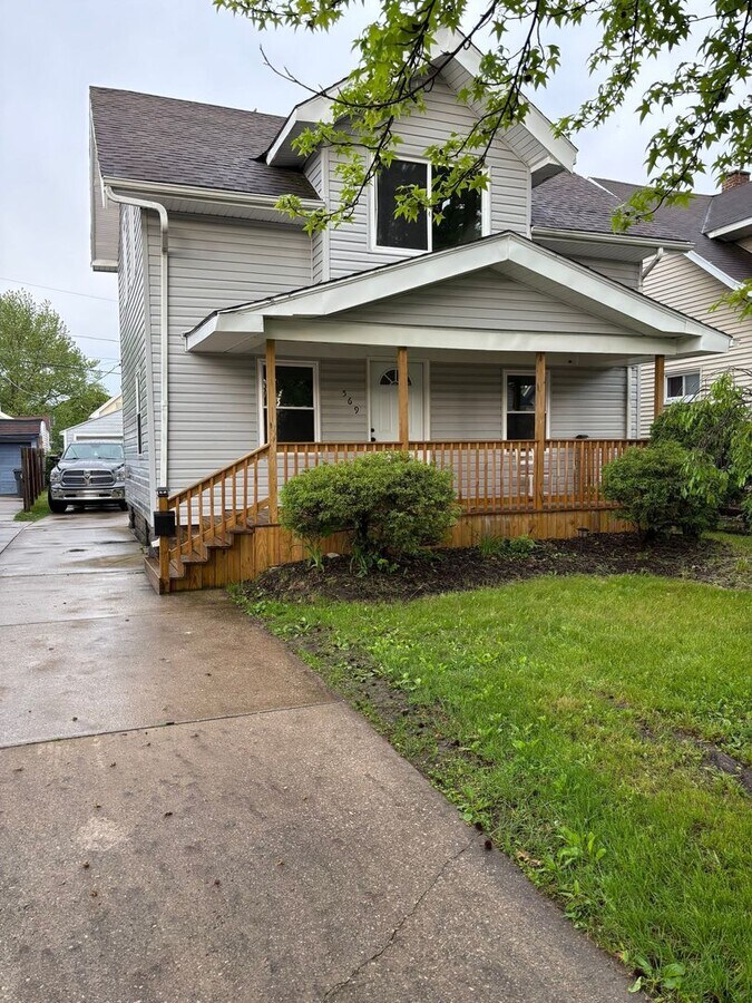 Updated 3BR Toledo Home with Extra Space – Only $1,300/mo! - Updated 3BR Toledo Home with Extra Space – Only $1,300/mo!