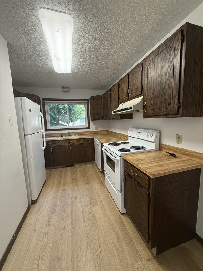 Photo - 3915 Southlawn Rd