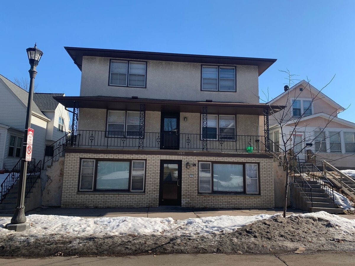 Photo - 1360 Payne Ave