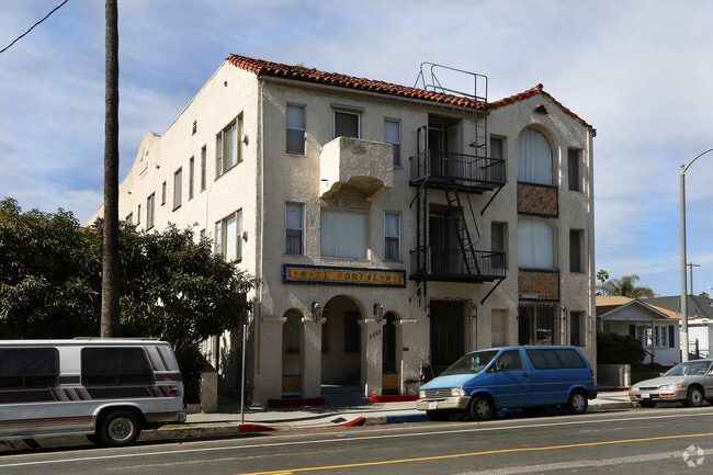 Building Photo - 1147 Broad Ave