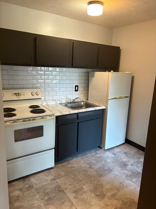 Photo - 1691 Robinwood Ave Unit 207