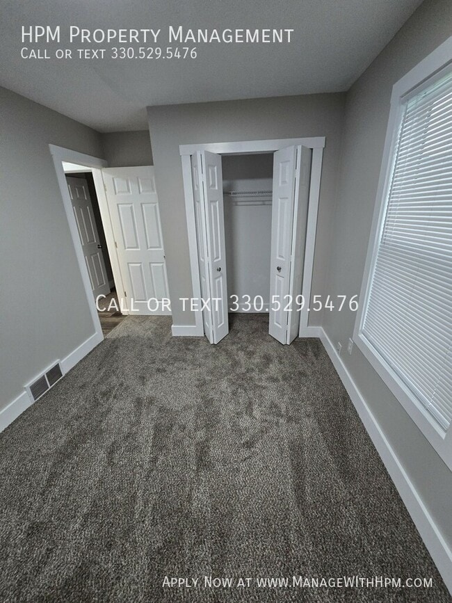 Photo - 2497 Zircon St NE