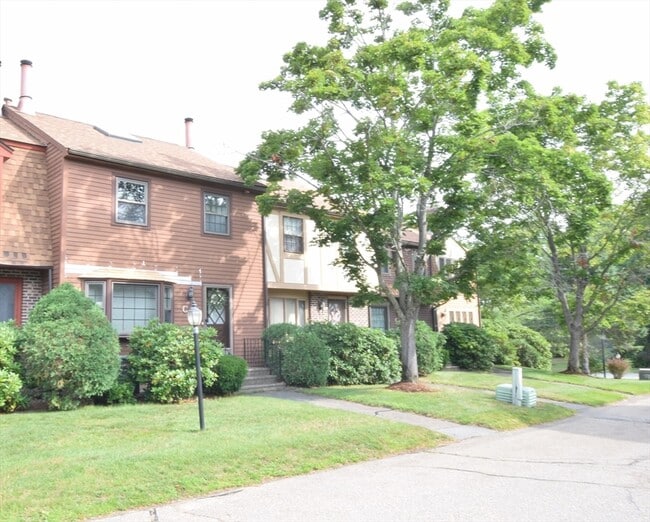 Building Photo - C4 Scotty Hollow Dr