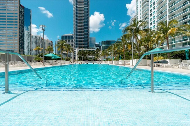 Photo - 950 Brickell Bay Dr Unidad 3010