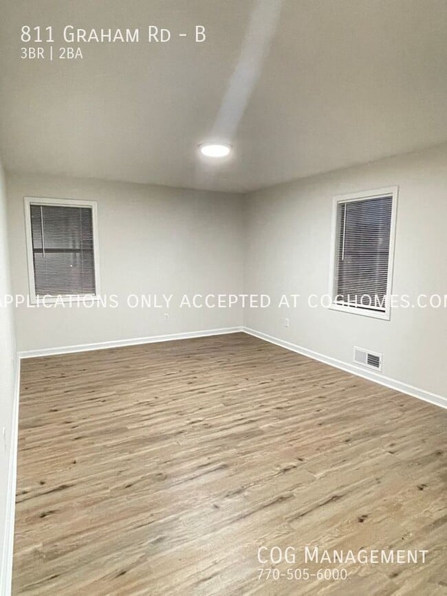 Photo - 811 Graham Rd Unit B