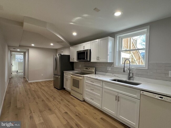 Photo - 6731 Crest Pl