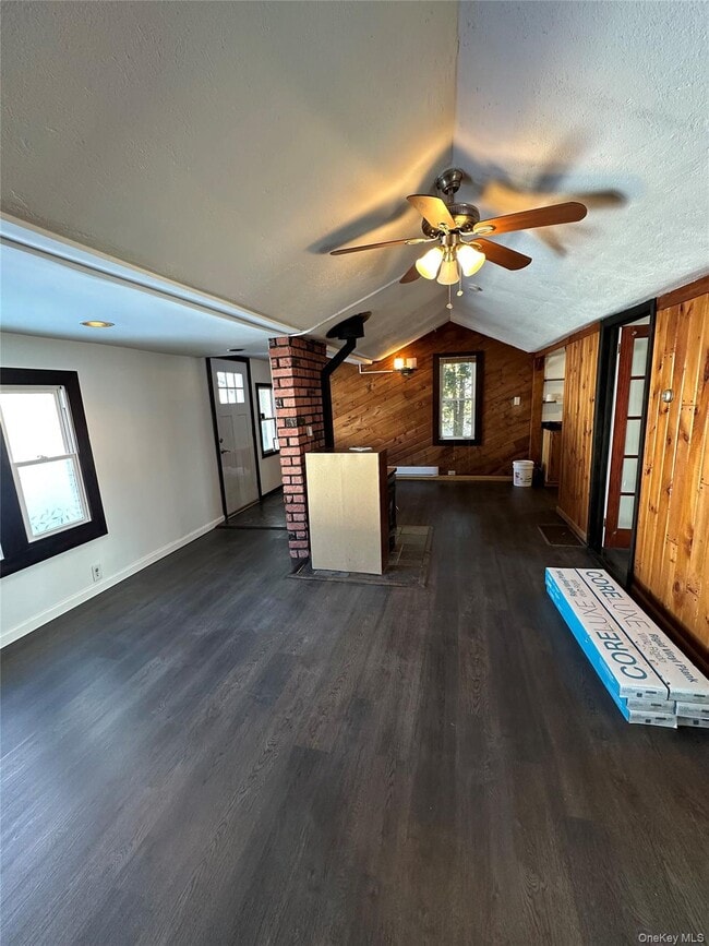 Photo - 69 Montrose Dr