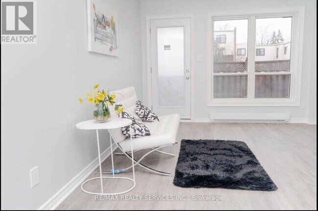 Photo - 1100 Oxford St