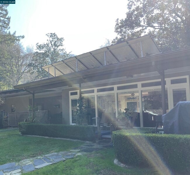 Photo - 123 Sheridan Ln