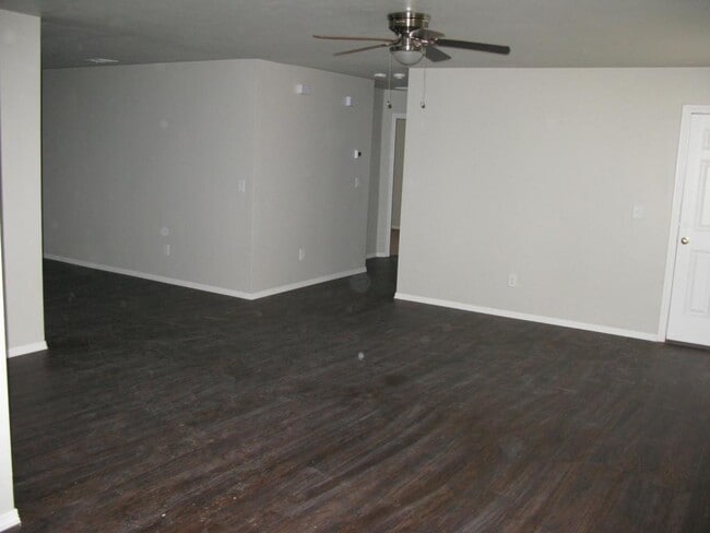 11613 Surrey Ln