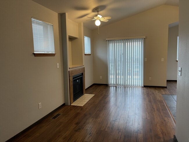 Photo - 332 E Prospect St