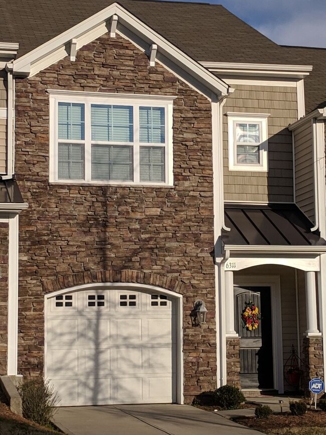 Building Photo - Steele Creek area townhome