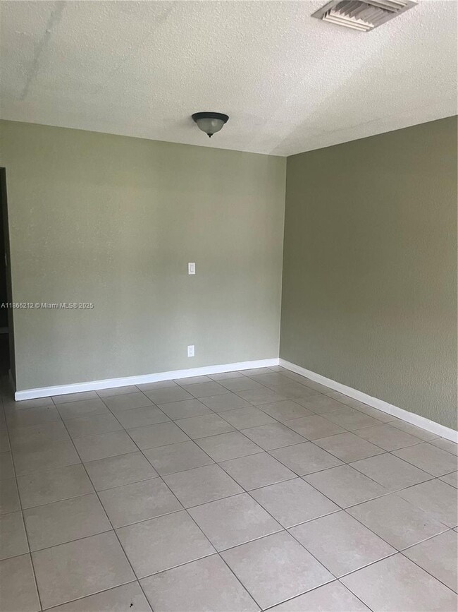 Photo - 5620 NW 14th St Unit 5620