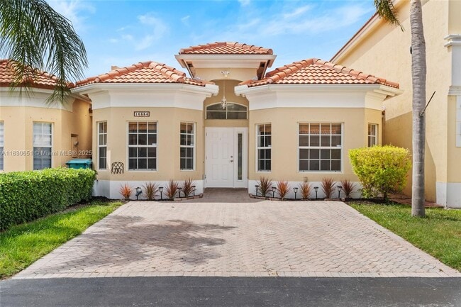 Building Photo - 16334 SW 103rd St Rental