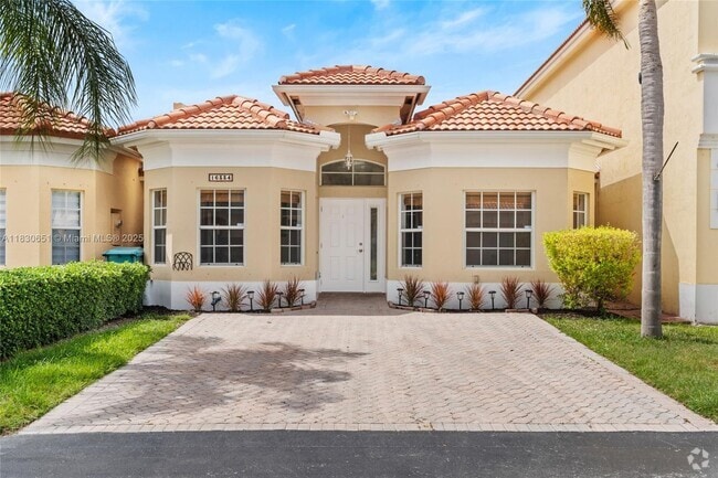 Building Photo - 16334 SW 103rd St Rental