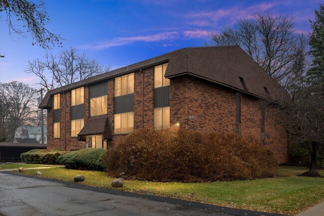 Maplecrest Apartments