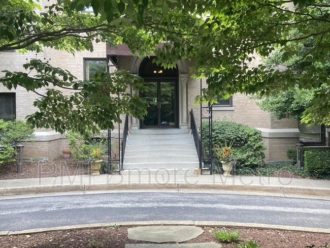 Building Photo - 5712 5712 Roland Ave Unit Apt TE