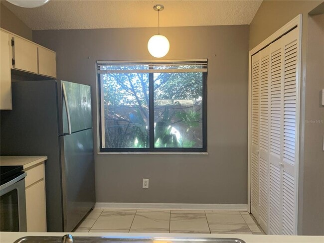 Photo - 9868 Lancewood St