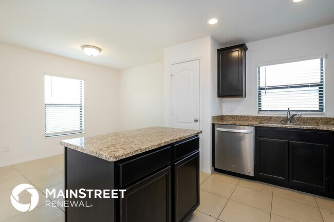 Photo - 1499 Swan Lake Cir