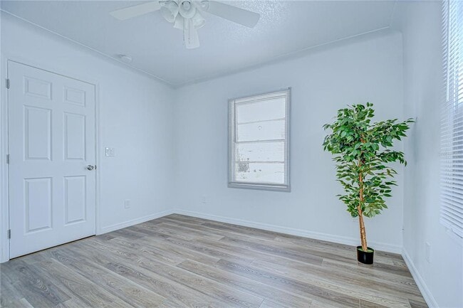 Photo - 150 E Madeira Ave Unit 1